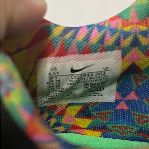 Nike Youth Black Giannis Immortality Basketball Shoes - Picture 7 of 8